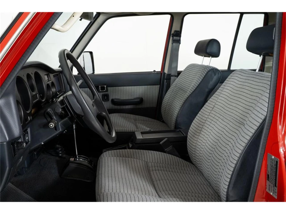 1988 Toyota J60 Land Cruiser - Image 16 of 31