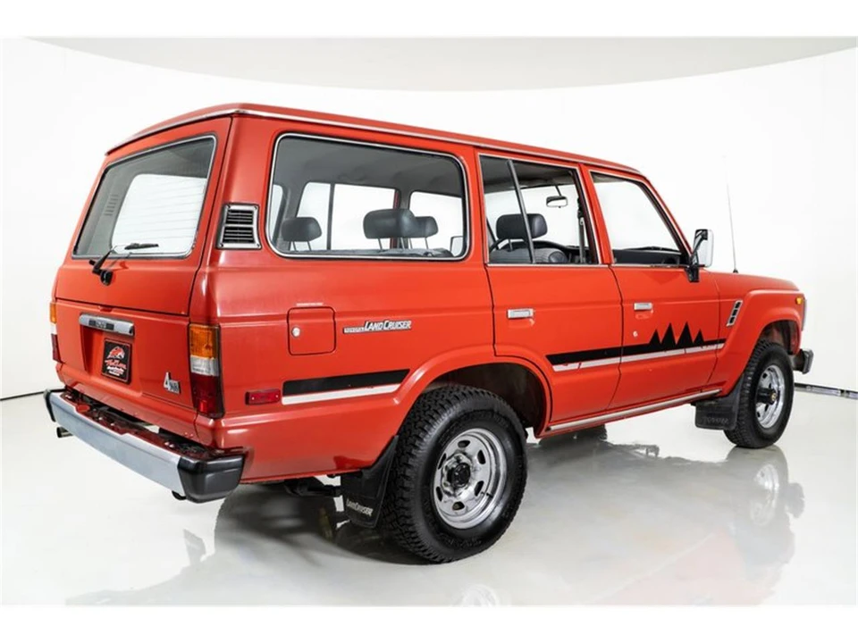 1988 Toyota J60 Land Cruiser - Image 10 of 31