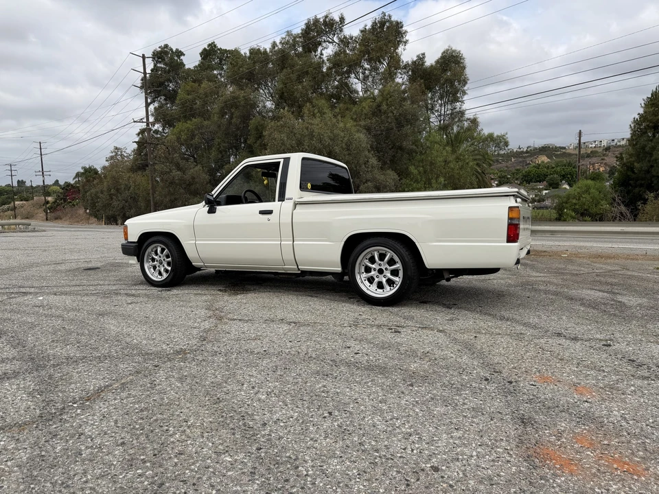 1988 Toyota Hilux 4th Gen - Image 12 of 31