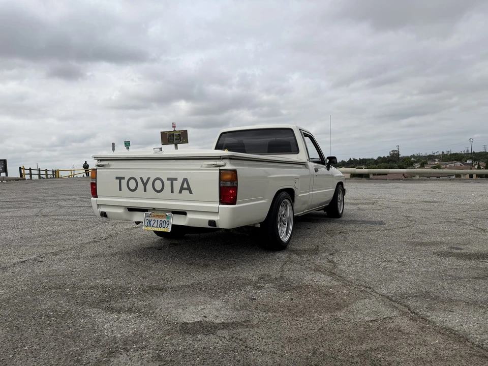 1988 Toyota Hilux 4th Gen - Image 9 of 31