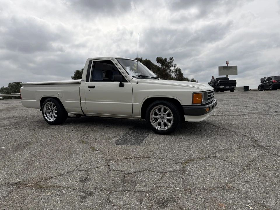 1988 Toyota Hilux 4th Gen - Image 6 of 31