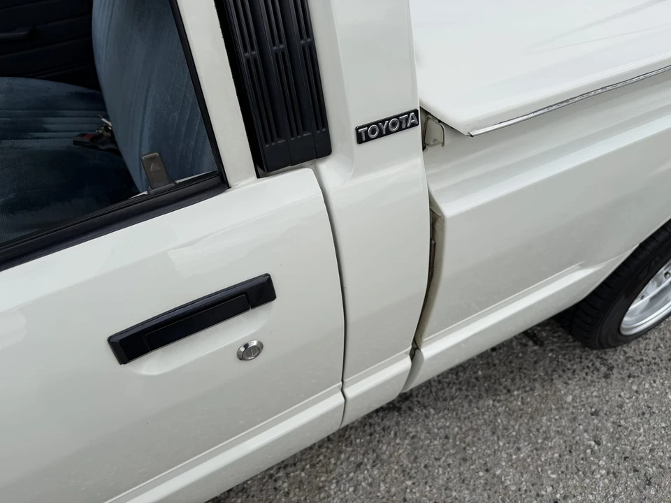1988 Toyota Hilux 4th Gen - Image 29 of 31