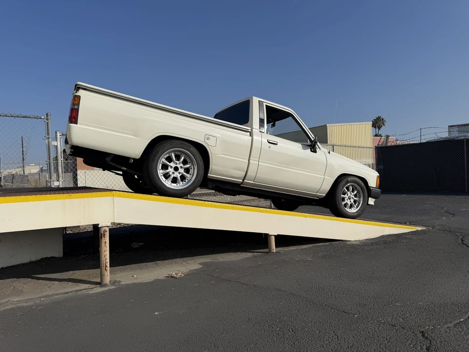 1988 Toyota Hilux 4th Gen - Image 15 of 31