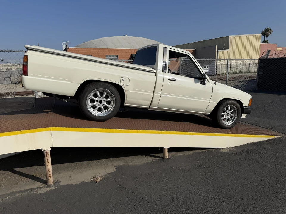 1988 Toyota Hilux 4th Gen - Image 16 of 31