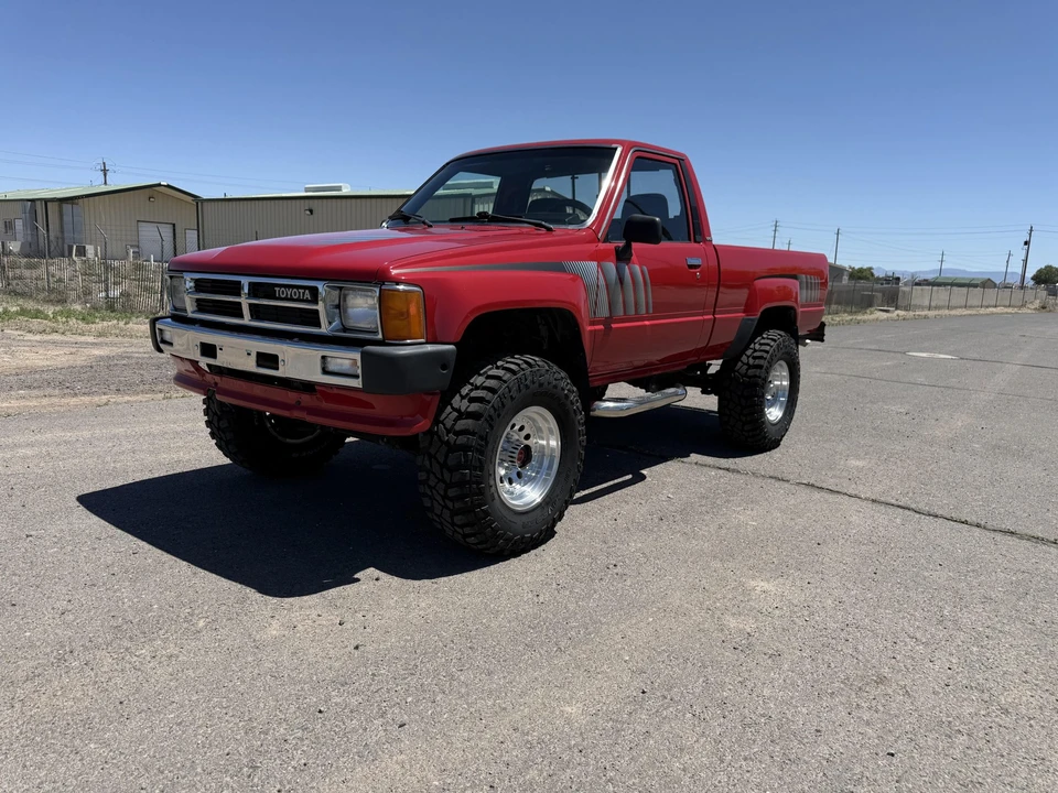 1988 Toyota Hilux 4th Gen - Image 6 of 31