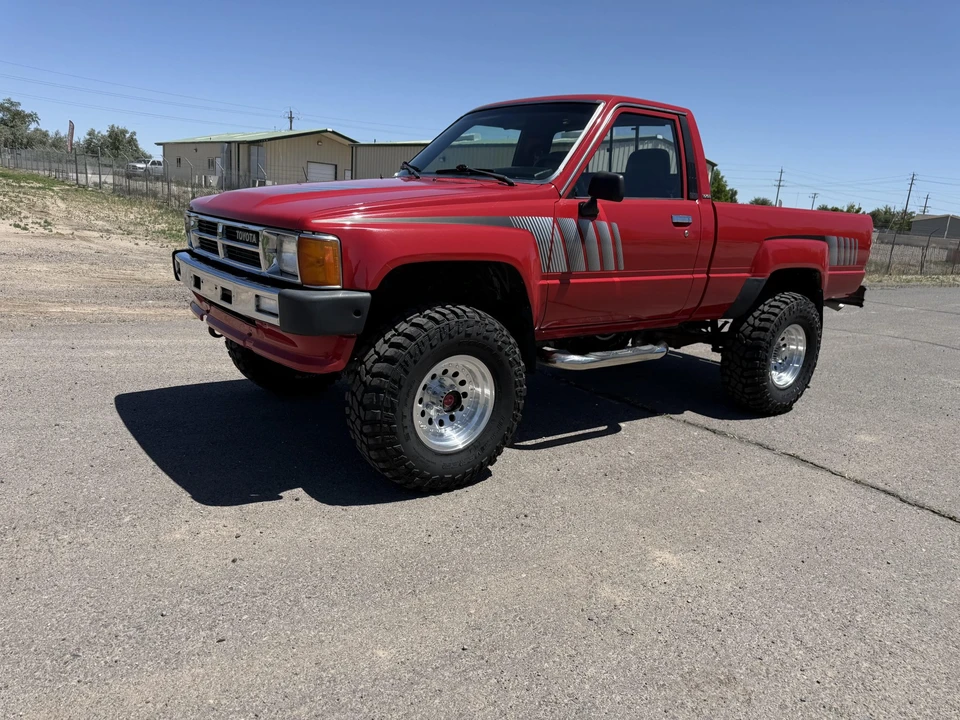 1988 Toyota Hilux 4th Gen - Image 8 of 31
