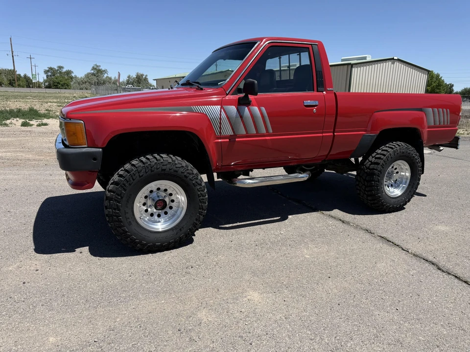 1988 Toyota Hilux 4th Gen - Image 11 of 31