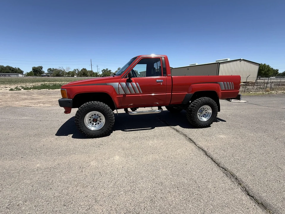 1988 Toyota Hilux 4th Gen - Image 12 of 31