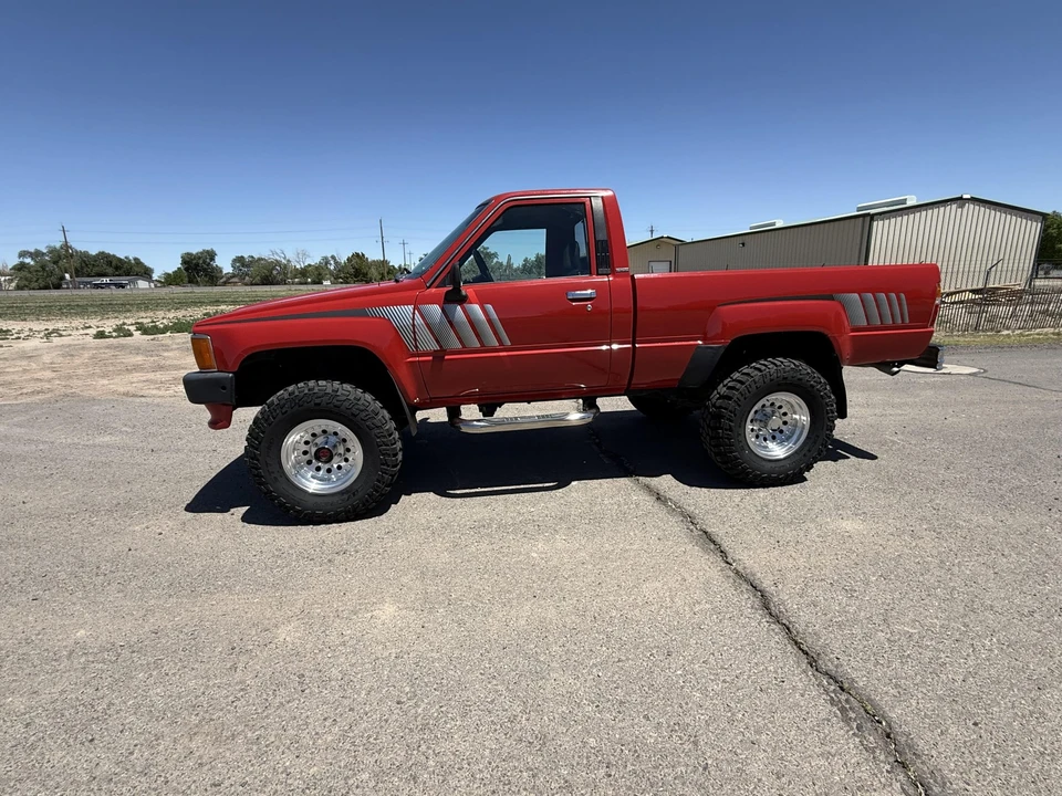 1988 Toyota Hilux 4th Gen - Image 14 of 31