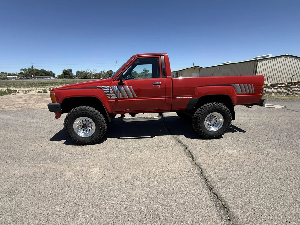 1988 Toyota Hilux 4th Gen - Image 15 of 31