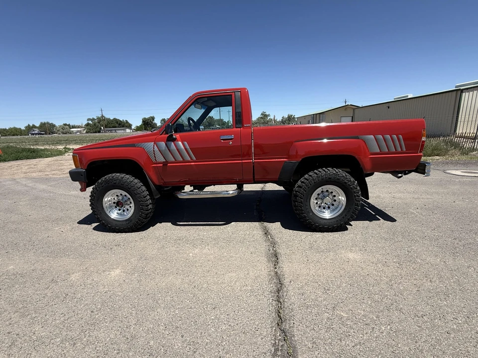 1988 Toyota Hilux 4th Gen - Image 18 of 31
