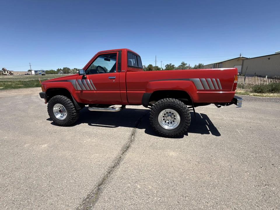 1988 Toyota Hilux 4th Gen - Image 25 of 31