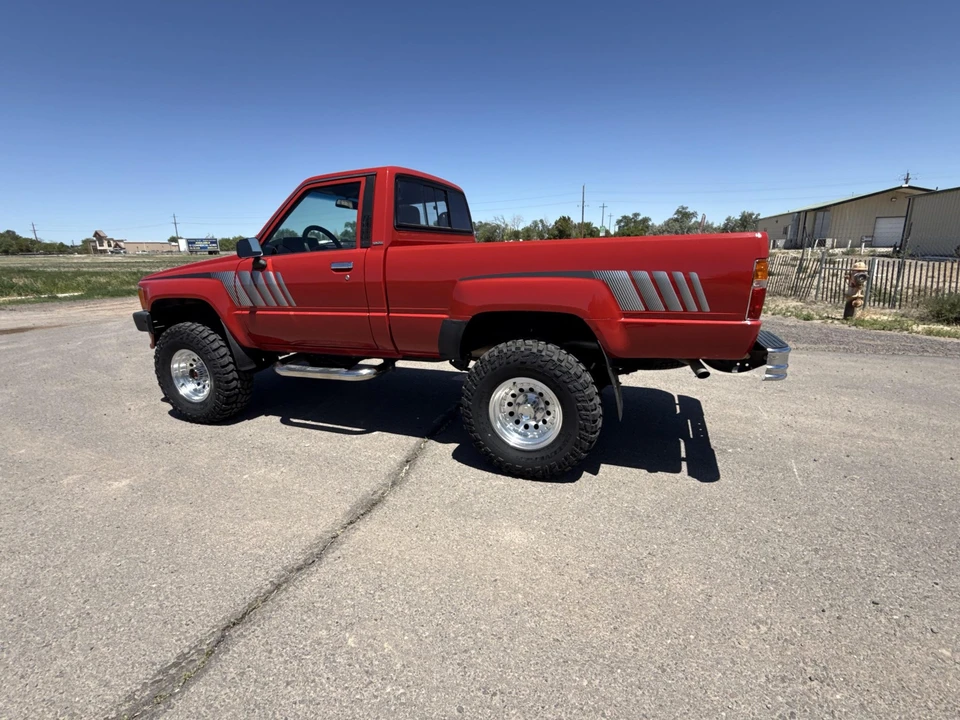 1988 Toyota Hilux 4th Gen - Image 28 of 31