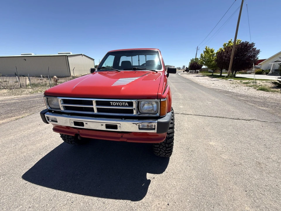 1988 Toyota Hilux 4th Gen - Image 2 of 31