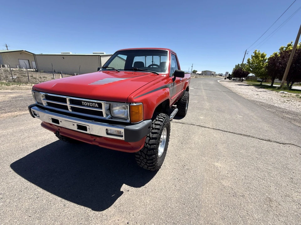 1988 Toyota Hilux 4th Gen - Image 4 of 31