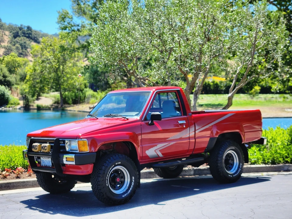 1988 Toyota Hilux 4th Gen - Image 10 of 31