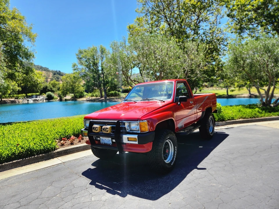 1988 Toyota Hilux 4th Gen - Image 8 of 31