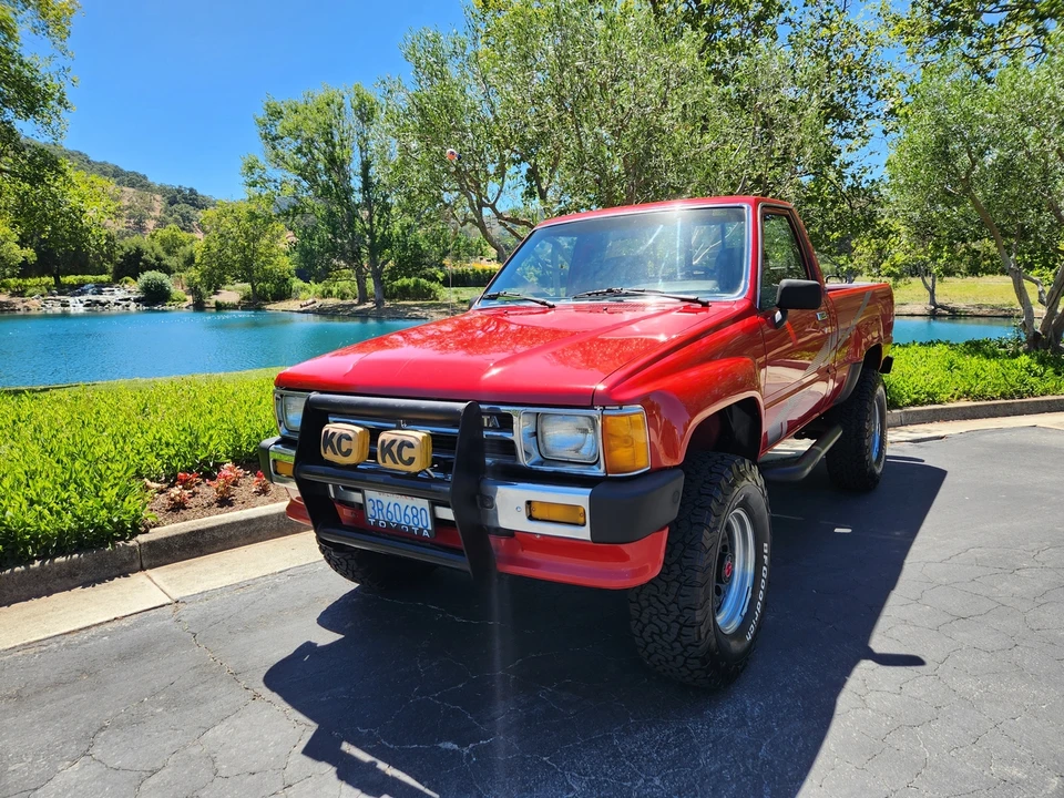 1988 Toyota Hilux 4th Gen - Image 4 of 31