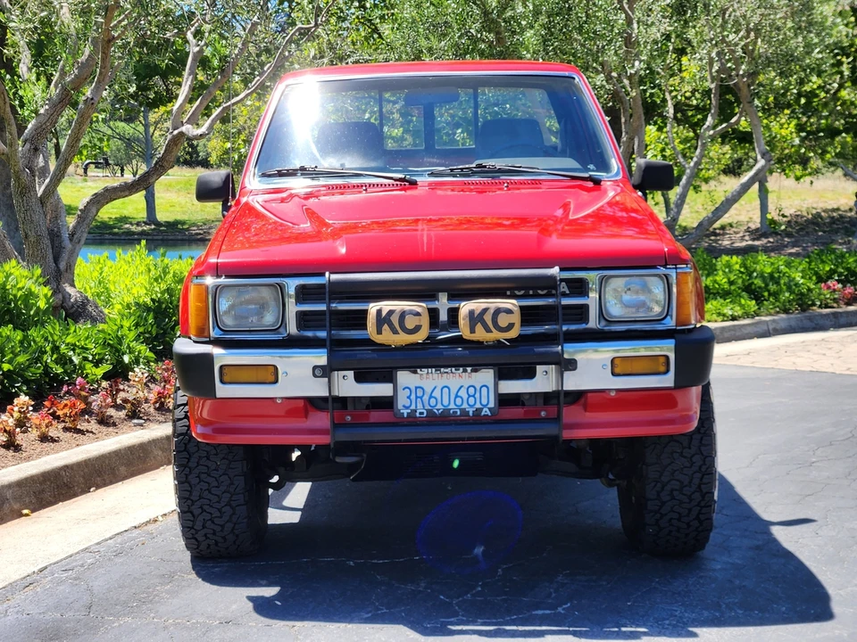 1988 Toyota Hilux 4th Gen - Image 2 of 31