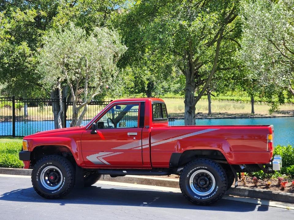 1988 Toyota Hilux 4th Gen - Image 12 of 31