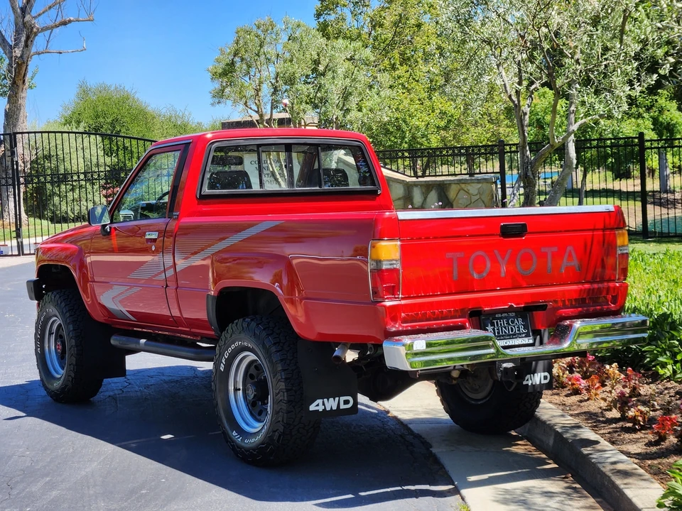 1988 Toyota Hilux 4th Gen - Image 16 of 31