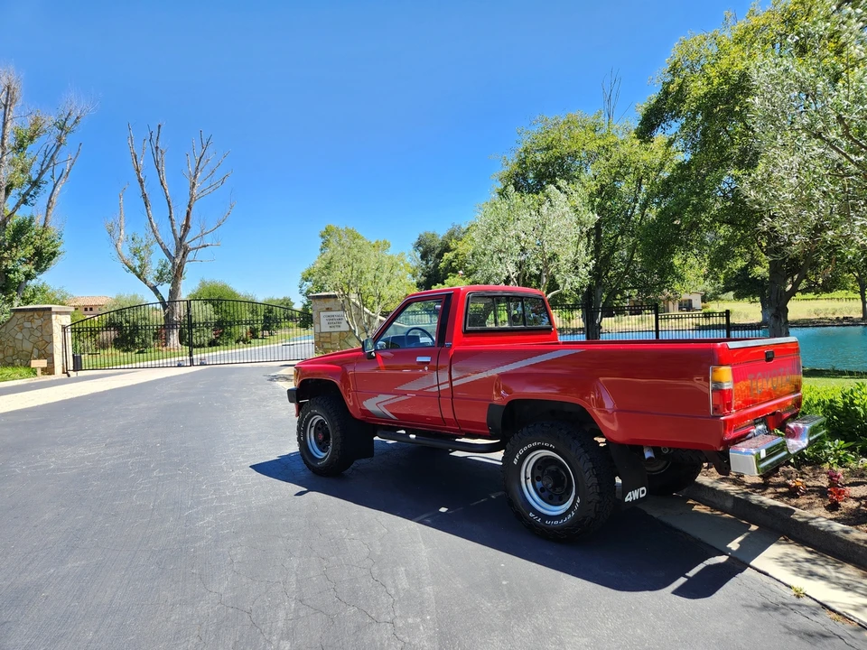 1988 Toyota Hilux 4th Gen - Image 15 of 31