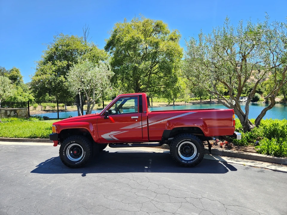 1988 Toyota Hilux 4th Gen - Image 13 of 31