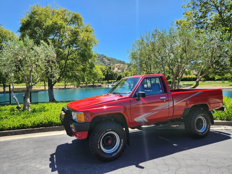 1988 Toyota Hilux 4th Gen - Image 9 of 31