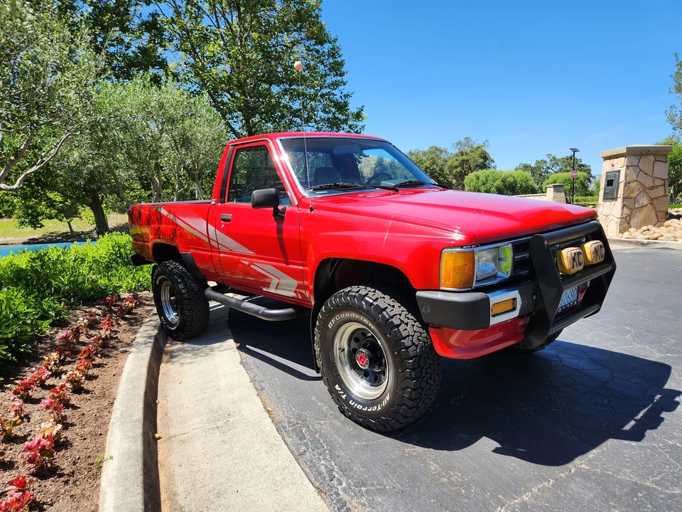 1988 Toyota Hilux 4th Gen - Image 19 of 31