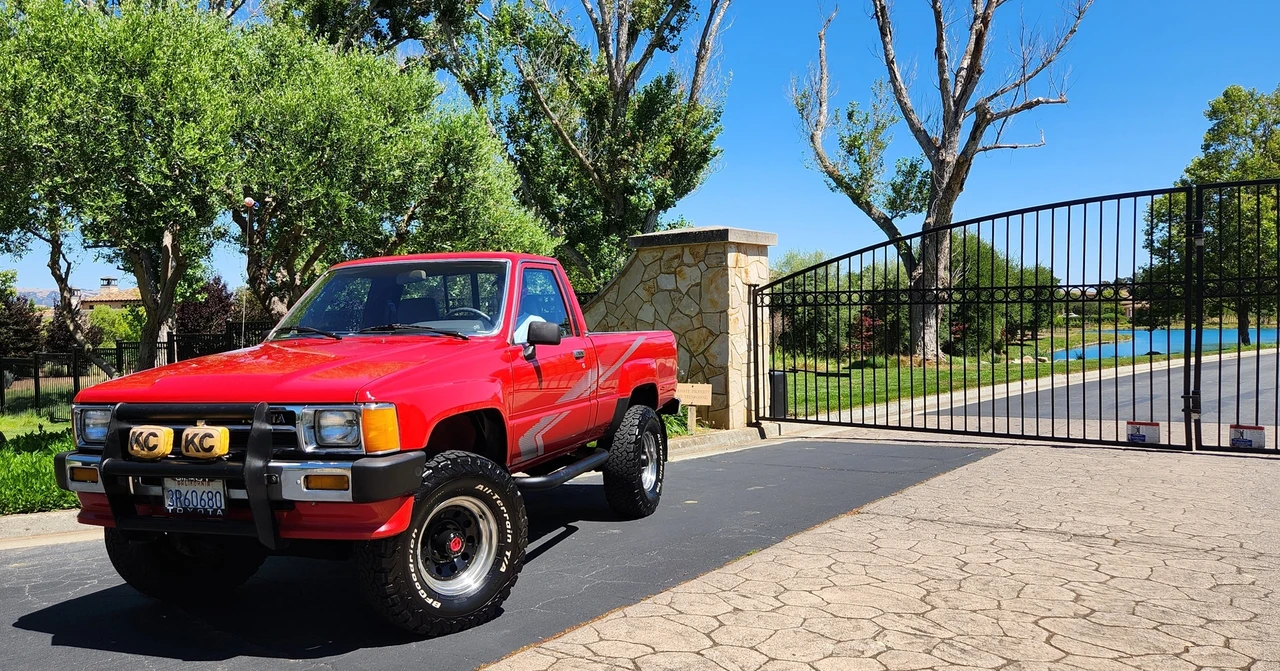 1988 Toyota Hilux 4th Gen - Image 5 of 31