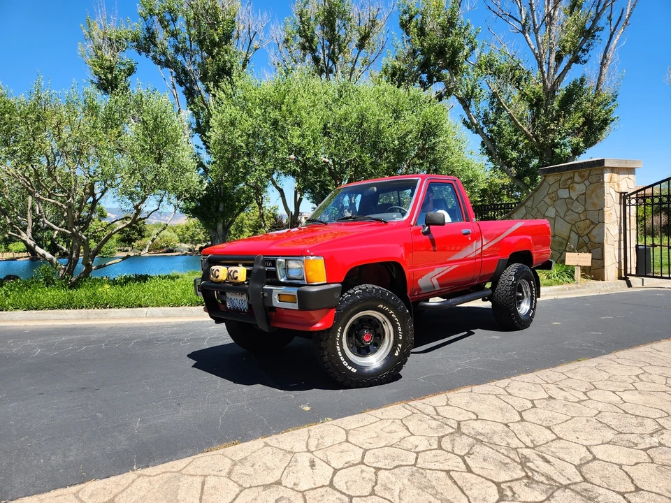 1988 Toyota Hilux 4th Gen - Image 7 of 31