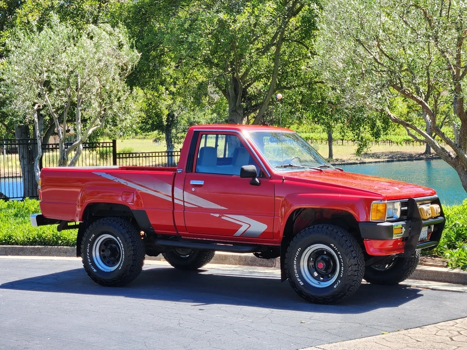 1988 Toyota Hilux 4th Gen - Image 18 of 31