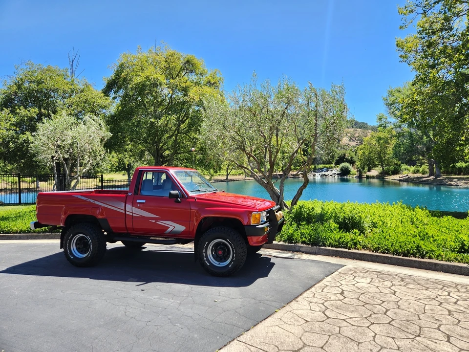 1988 Toyota Hilux 4th Gen - Image 17 of 31