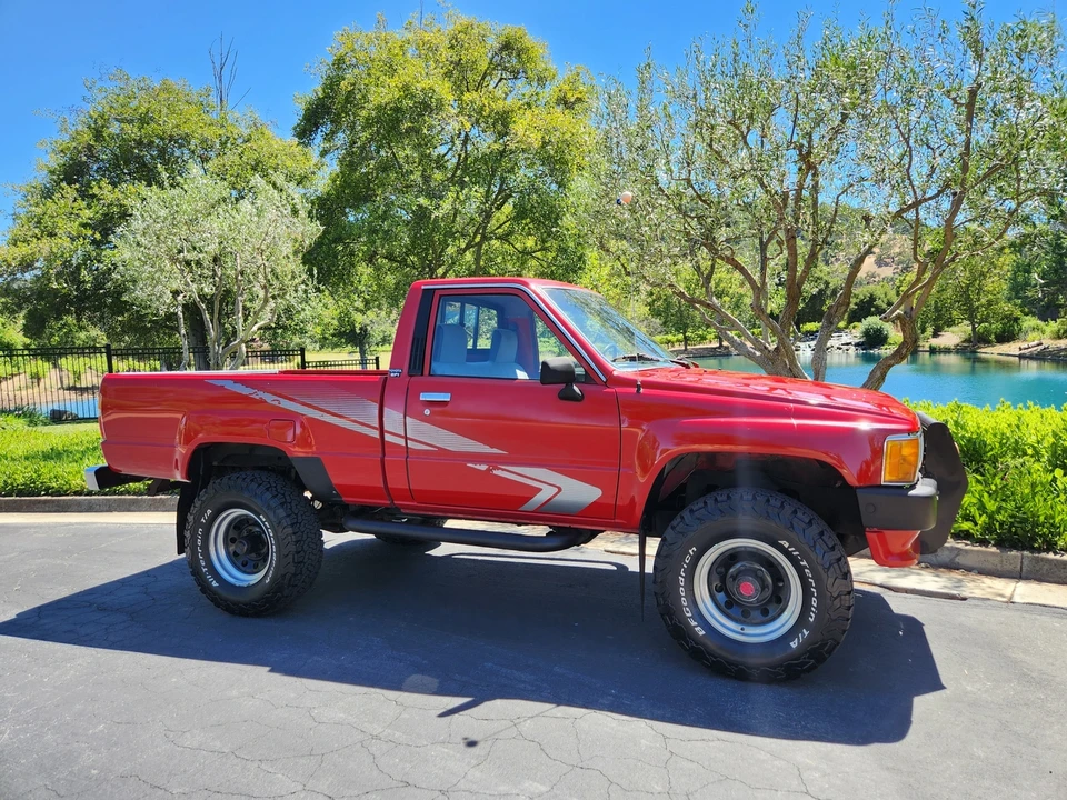 1988 Toyota Hilux 4th Gen - Image 23 of 31