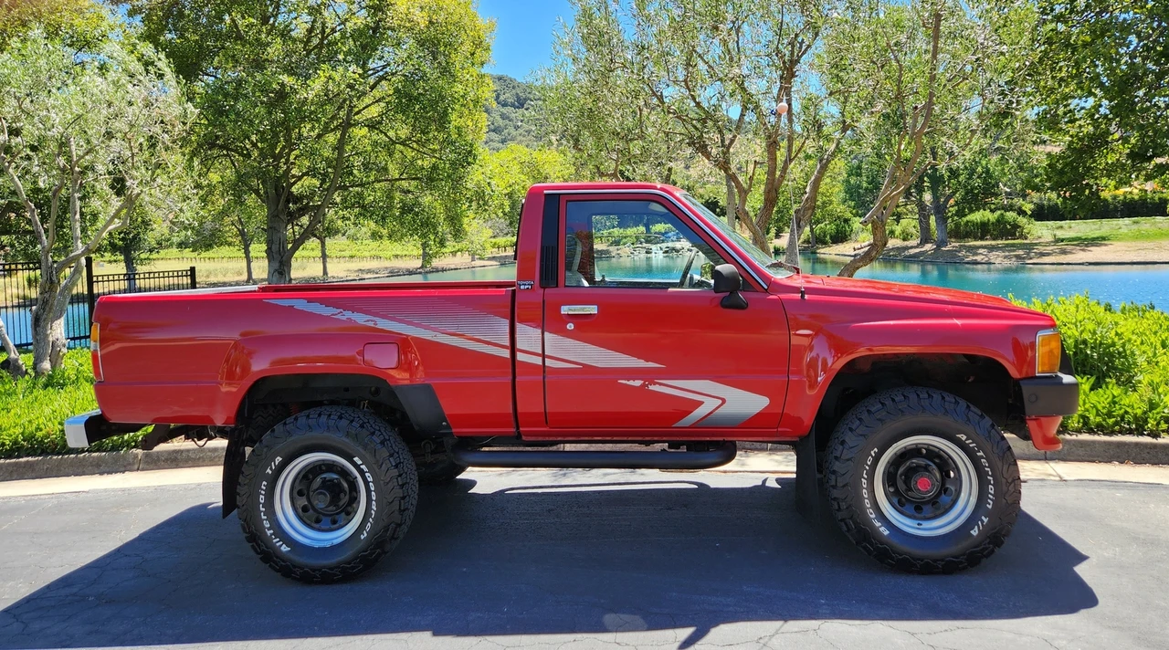 1988 Toyota Hilux 4th Gen - Image 24 of 31