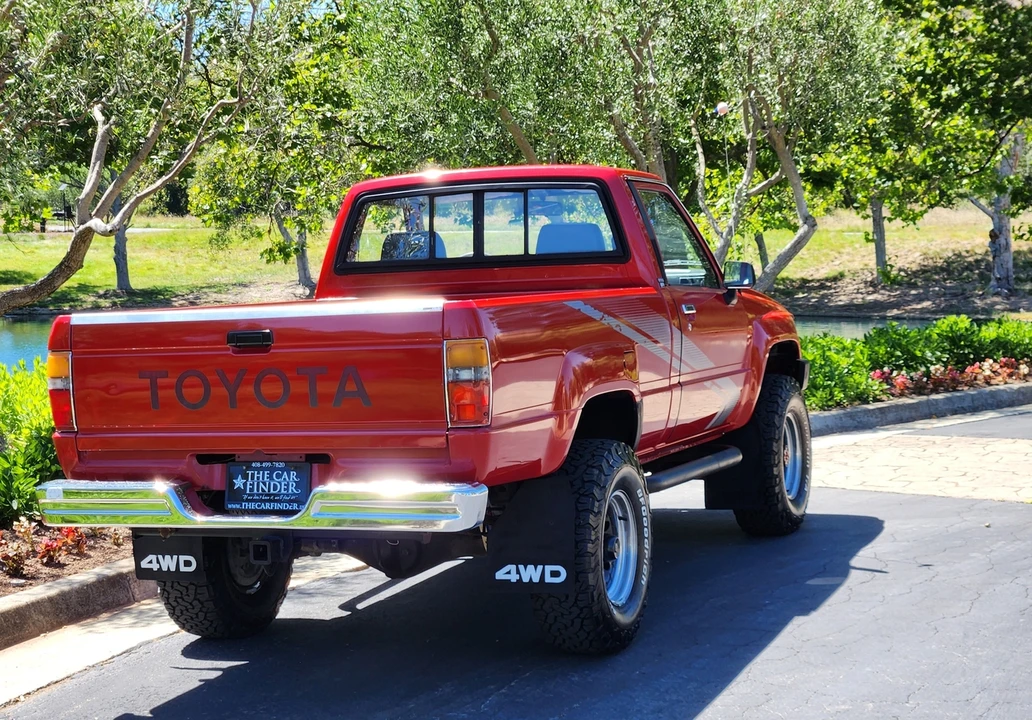 1988 Toyota Hilux 4th Gen - Image 28 of 31