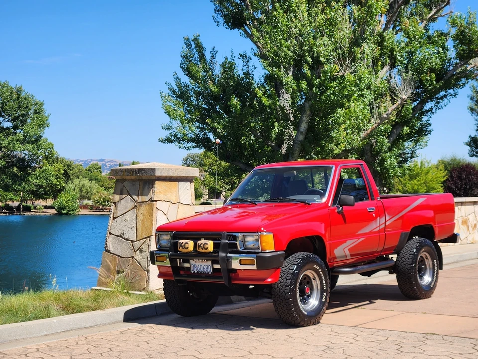1988 Toyota Hilux 4th Gen - Image 6 of 31