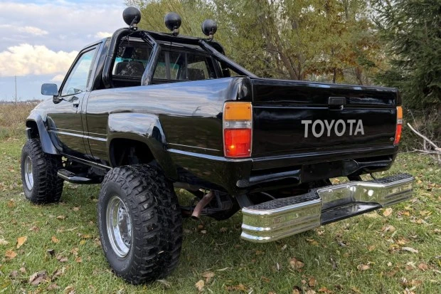 1988 Toyota Hilux 4th Gen - Image 2 of 7