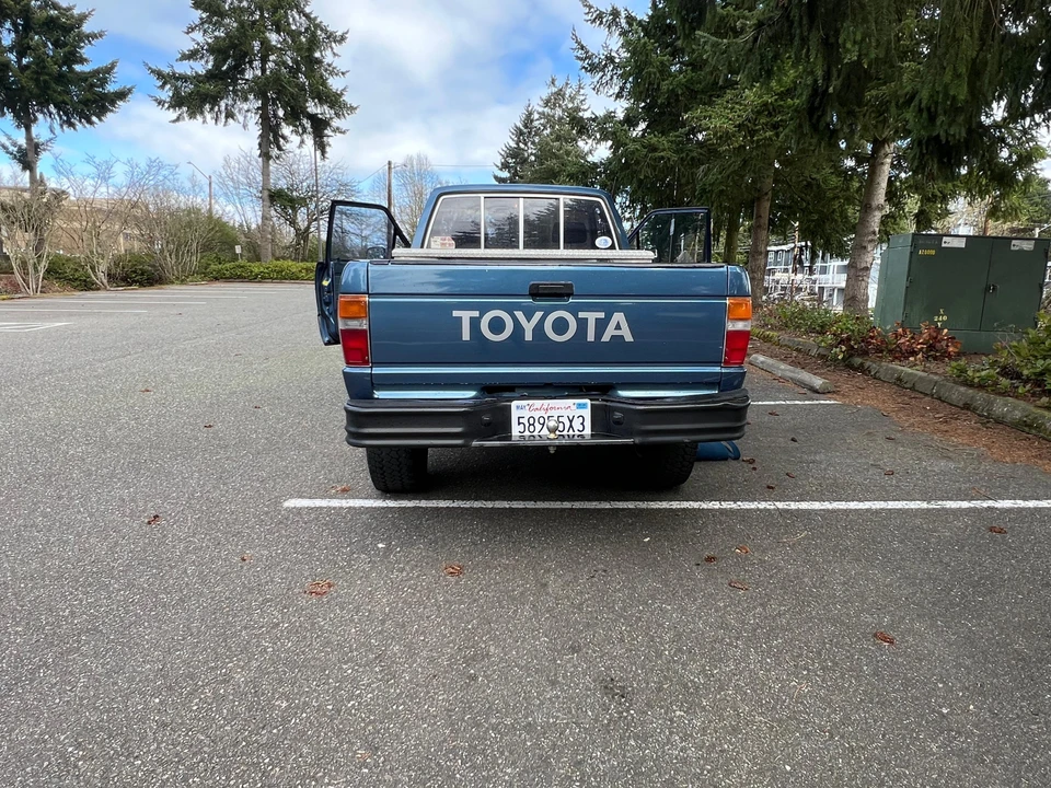 1988 Toyota Hilux 4th Gen - Image 10 of 31