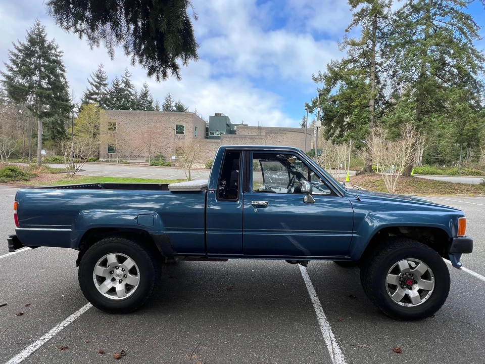 1988 Toyota Hilux 4th Gen - Image 13 of 31