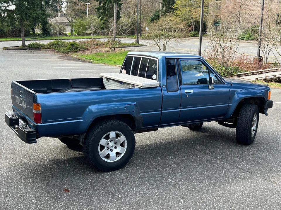 1988 Toyota Hilux 4th Gen - Image 11 of 31