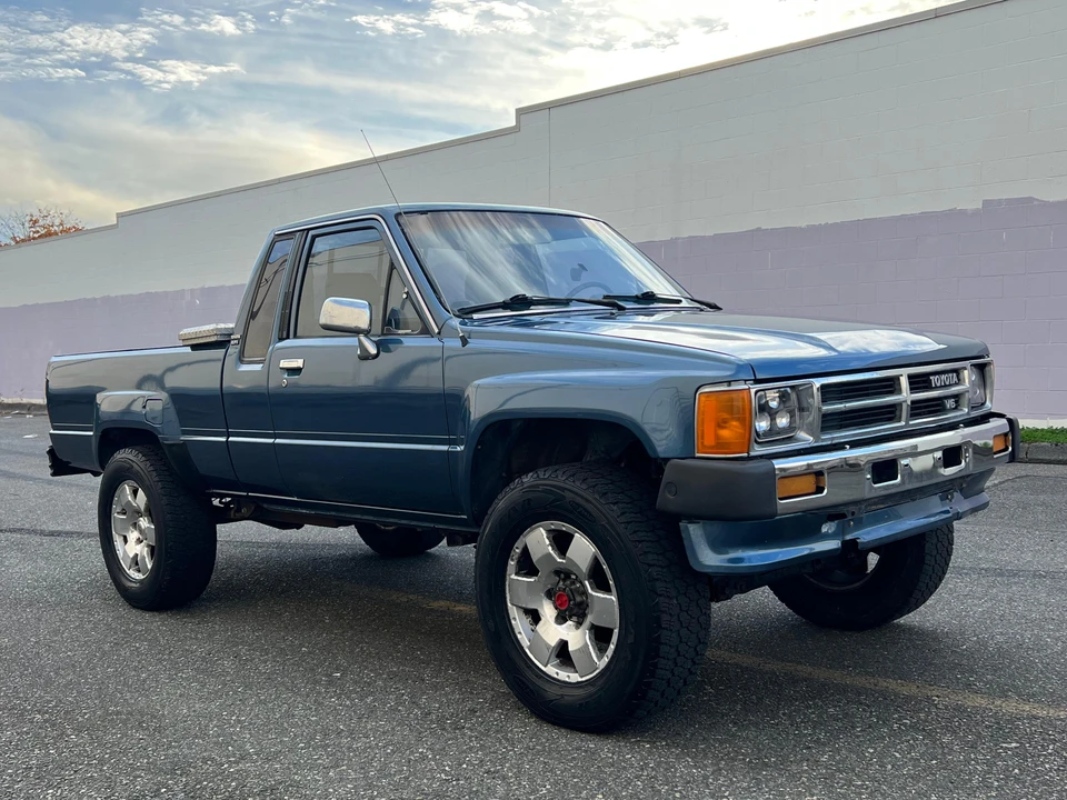 1988 Toyota Hilux 4th Gen - Image 16 of 31
