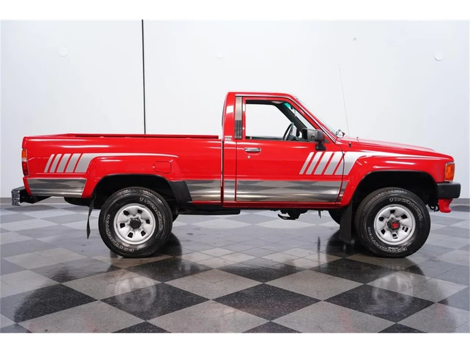 1988 Toyota Hilux 4th Gen - Image 13 of 31