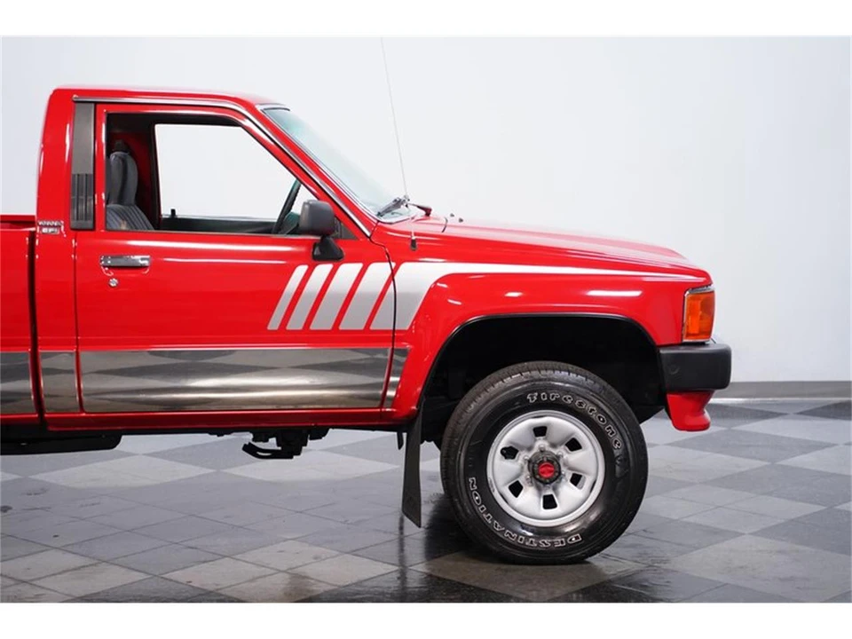 1988 Toyota Hilux 4th Gen - Image 25 of 31