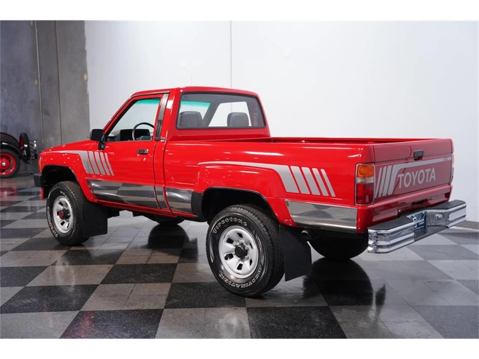 1988 Toyota Hilux 4th Gen - Image 8 of 31