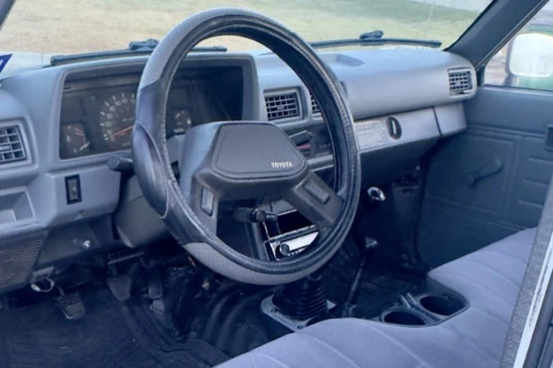 1988 Toyota Hilux 4th Gen - Image 5 of 7
