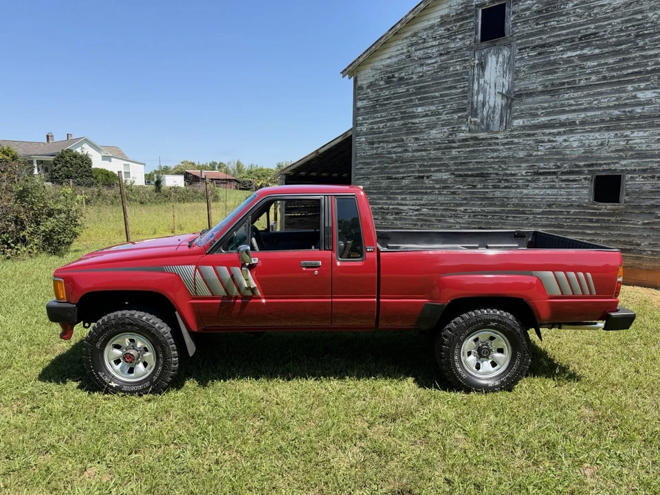 1988 Toyota Hilux 4th Gen - Image 2 of 24