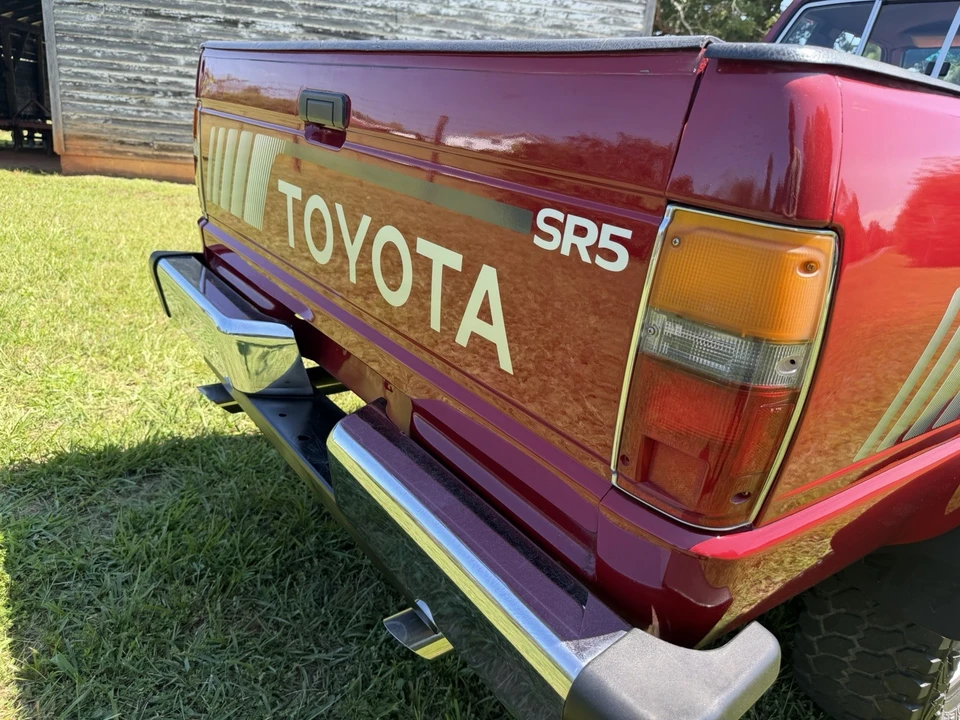 1988 Toyota Hilux 4th Gen - Image 15 of 24