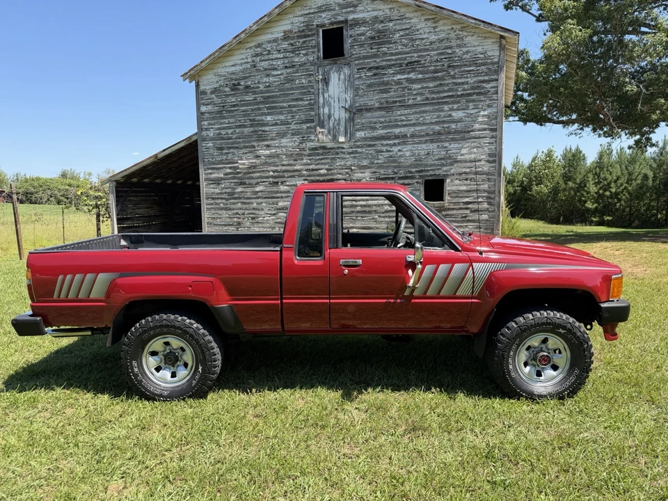1988 Toyota Hilux 4th Gen - Image 7 of 24