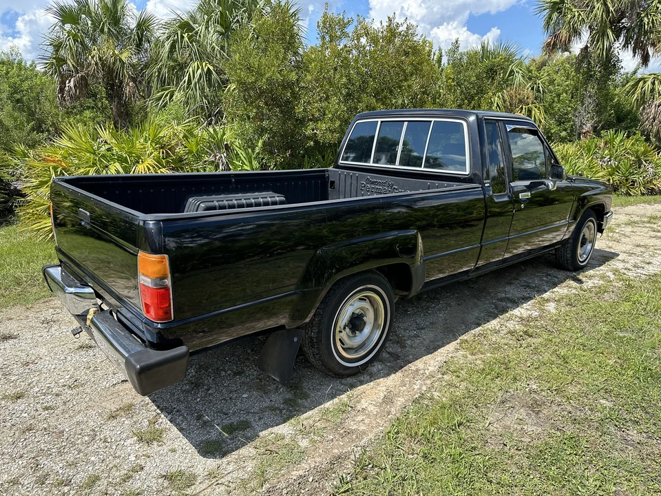 1988 Toyota Hilux 4th Gen - Image 10 of 31